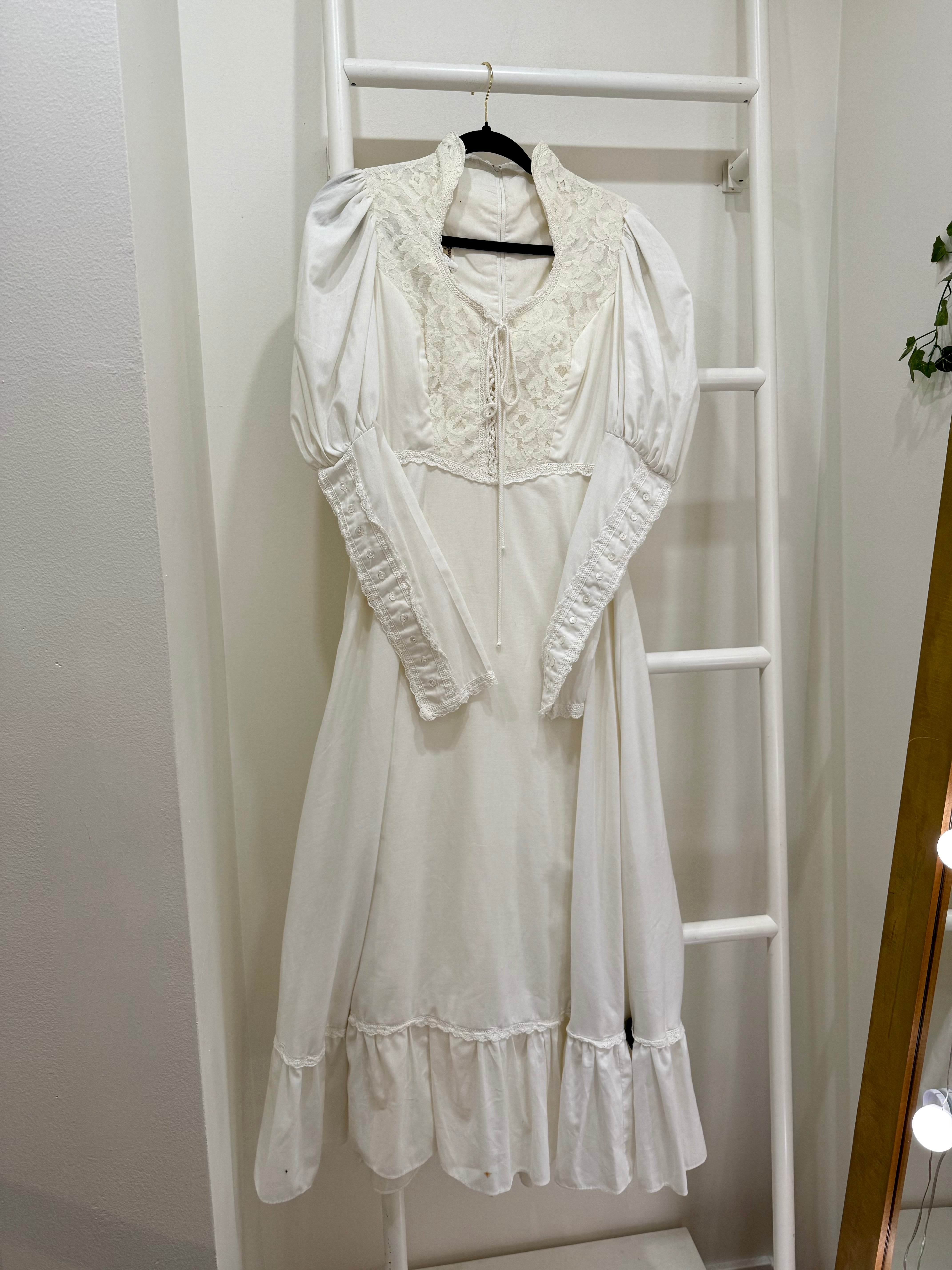 1970s Gunne Sax White Mutton Sleeve Maxi Dress Hello Vintage 1970s Gunne Sax White Mutton Sleeve Maxi Dress Hello Vintage