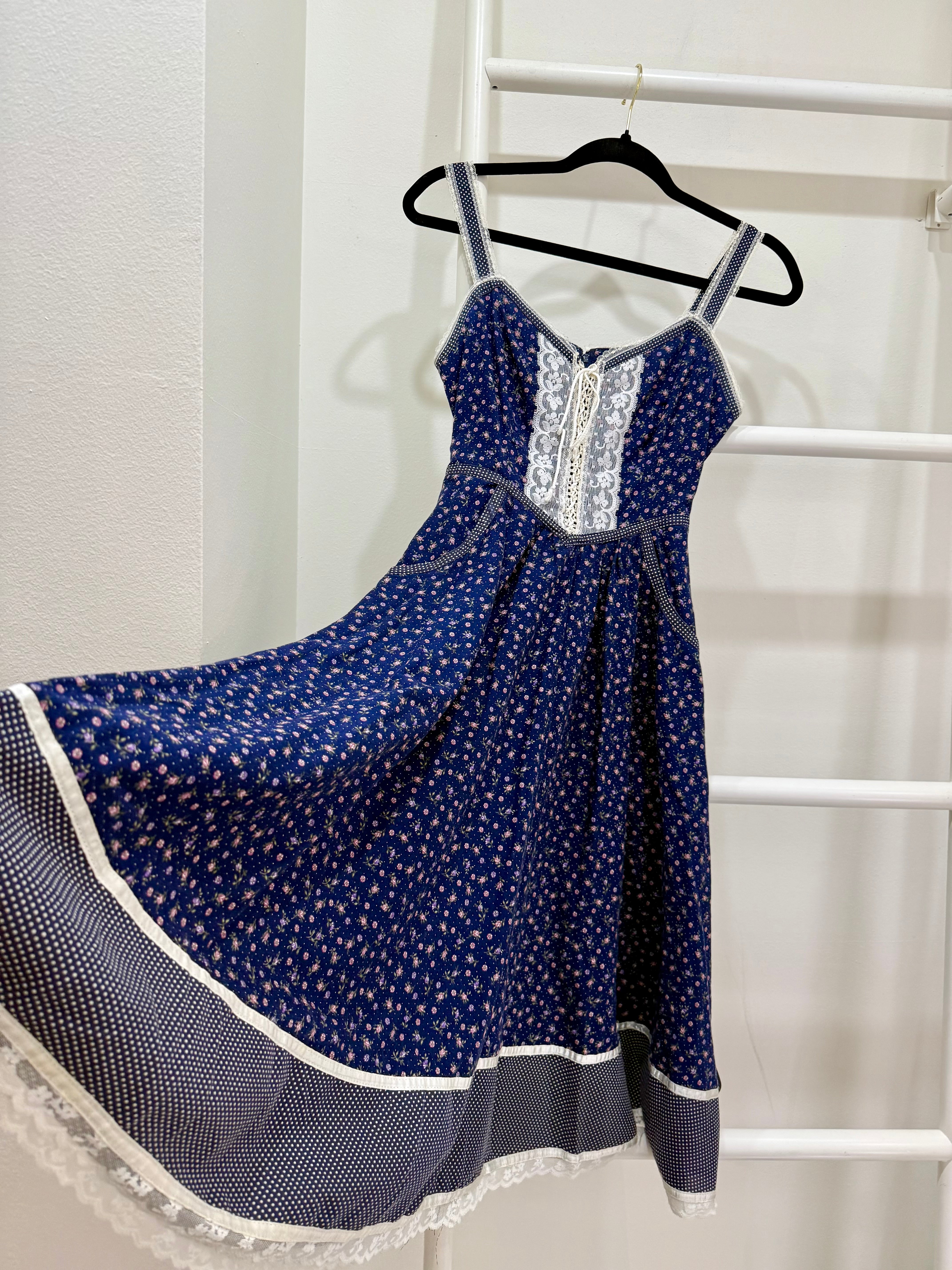 1970s Gunne Sax Blue Calico Sun Dress