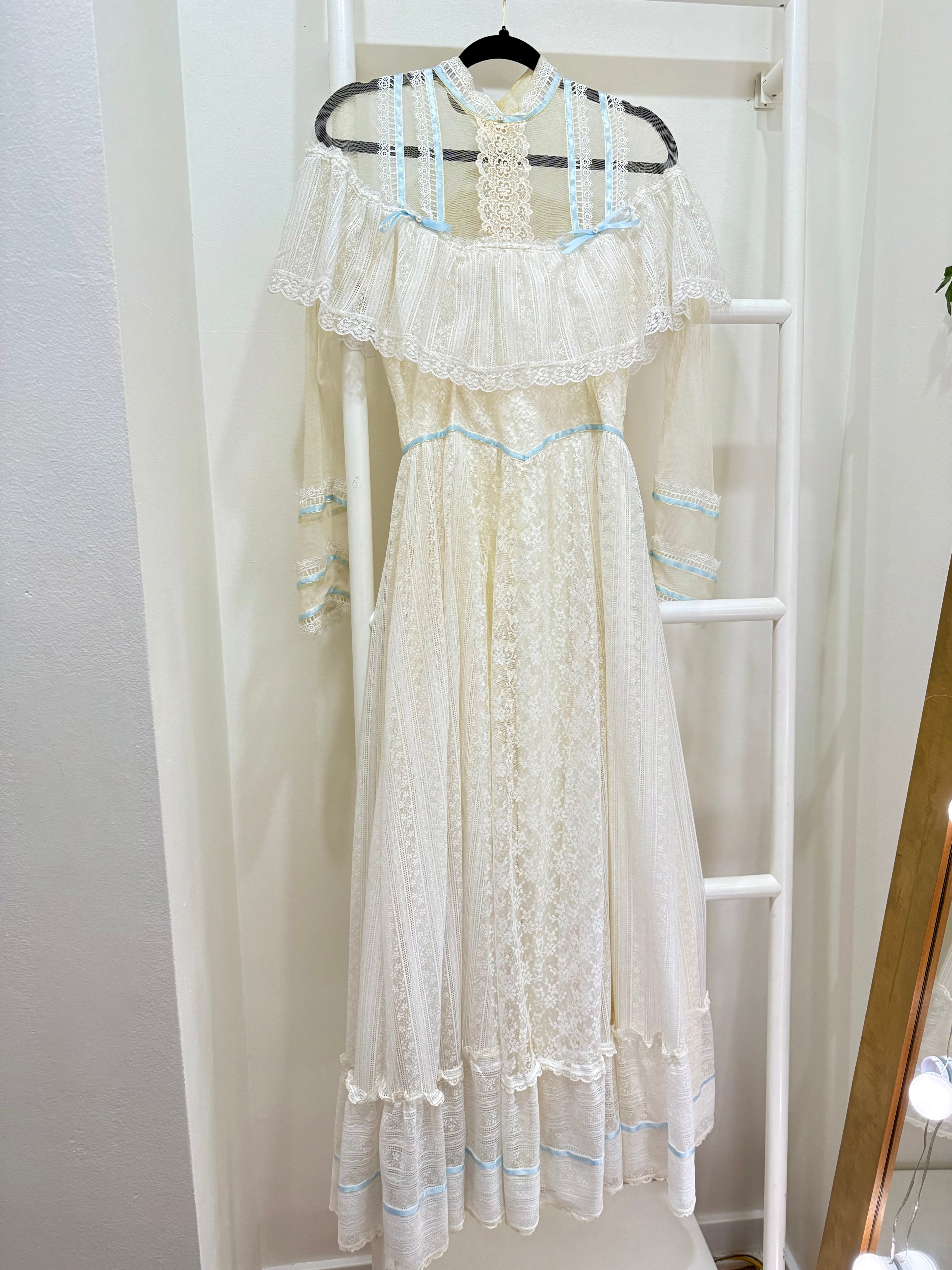 1970s Gunne Sax White Lace & Blue Ribbon Gown