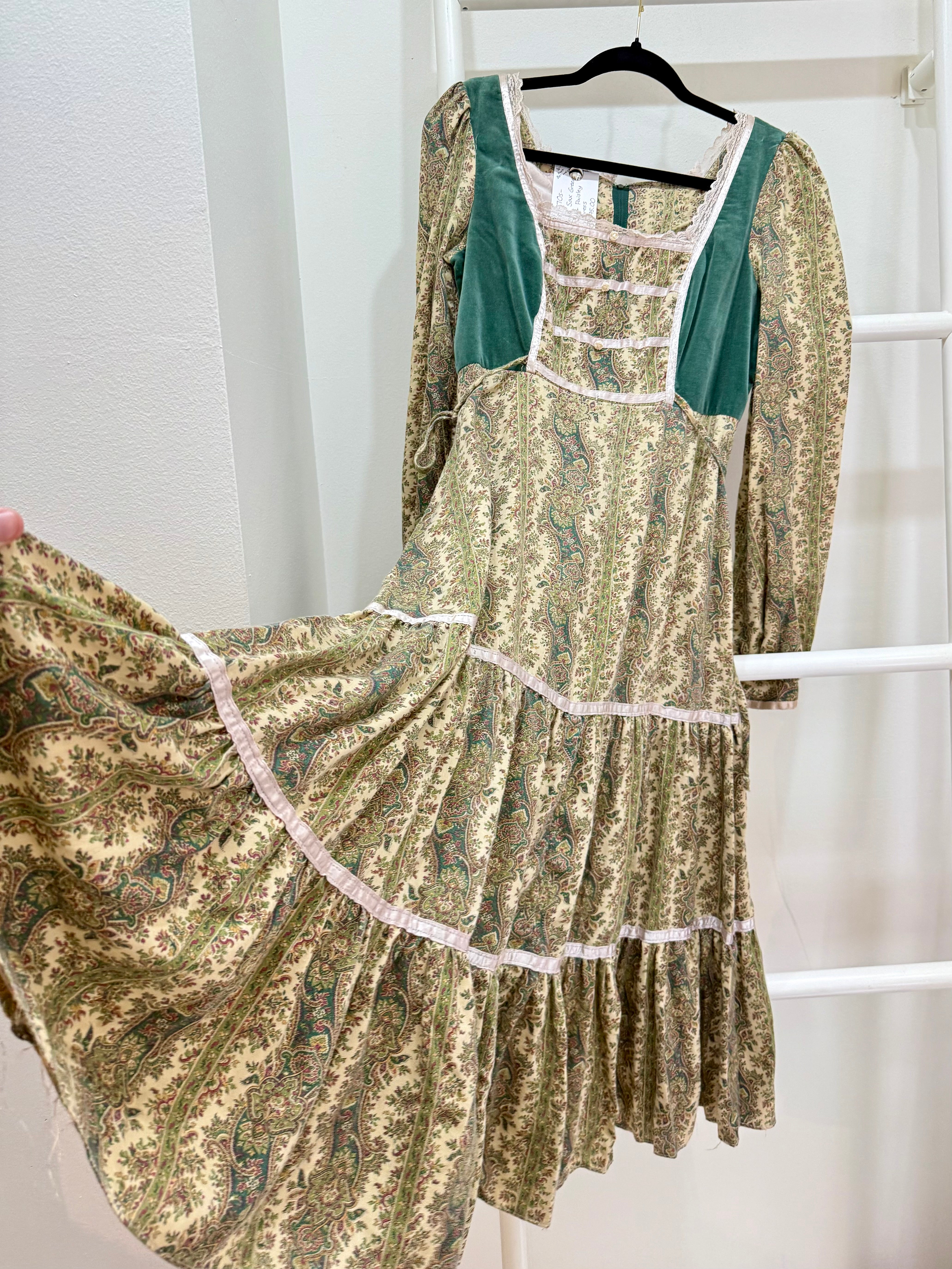 1970s Gunne Sax Green Paisley & Velvet Midi Dress
