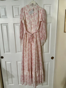 1970s Gunne Sax Pink Toile Lace Trim Long Sleeve Maxi Dress – Hello Vintage 1970s Gunne Sax Pink Toile Lace Trim Long Sleeve Maxi Dress – Hello Vintage