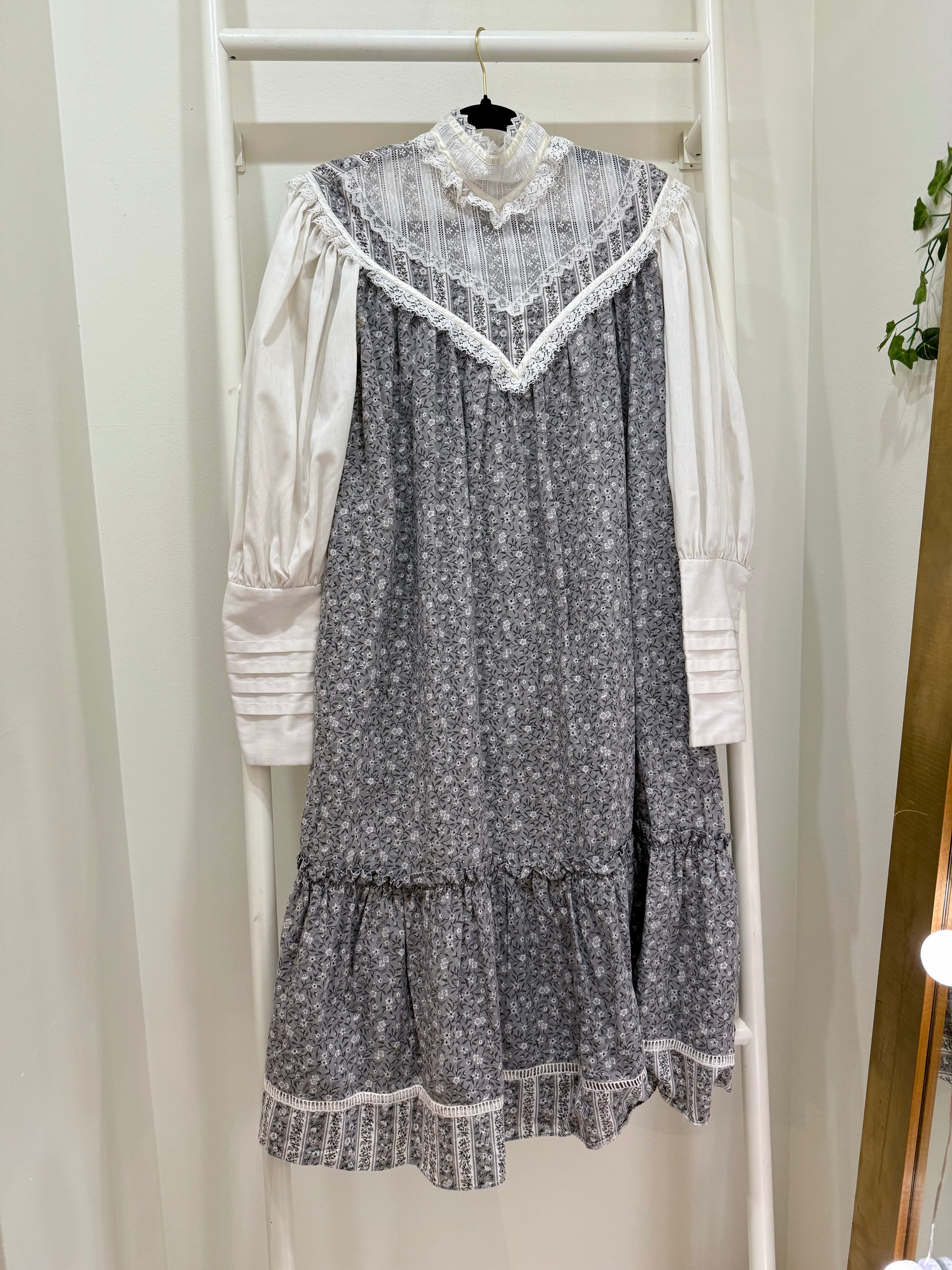 1970s Gunne Sax Gray Calico Midi Tent Dress
