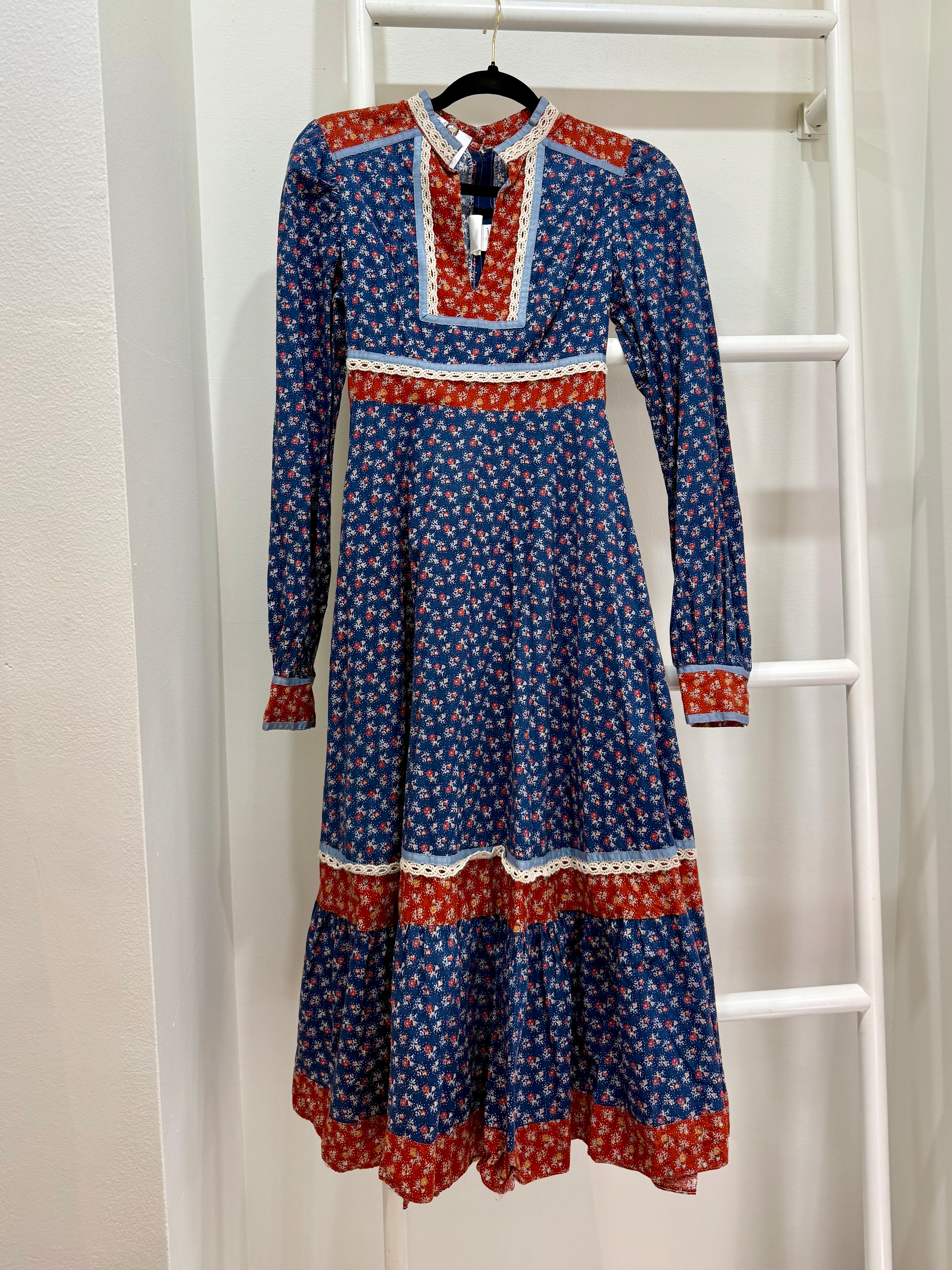 1970s Gunne Sax Blue & Red Calico Midi Dress