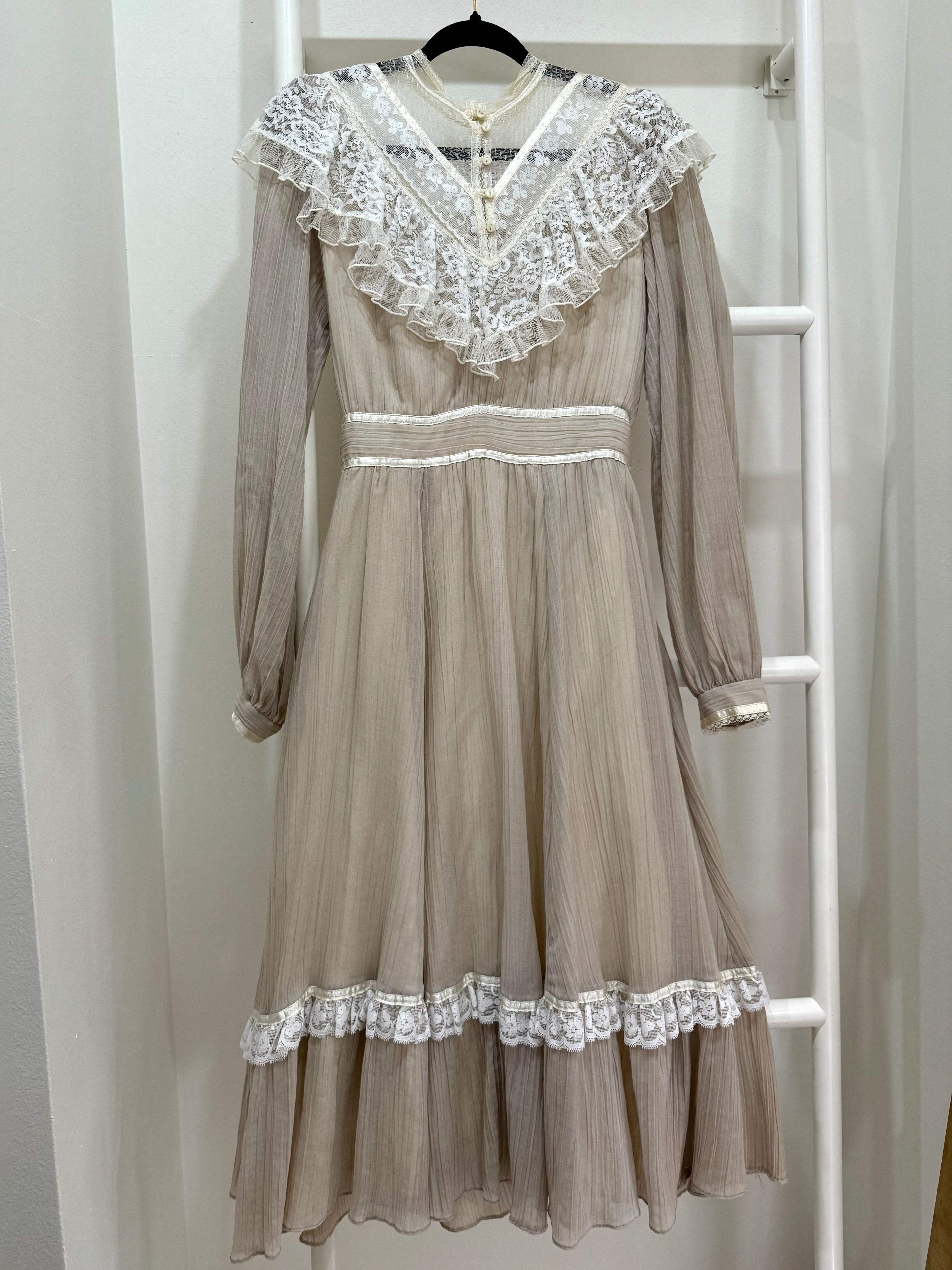 1970s Gunne Sax Gray Ruffle Midi Dress