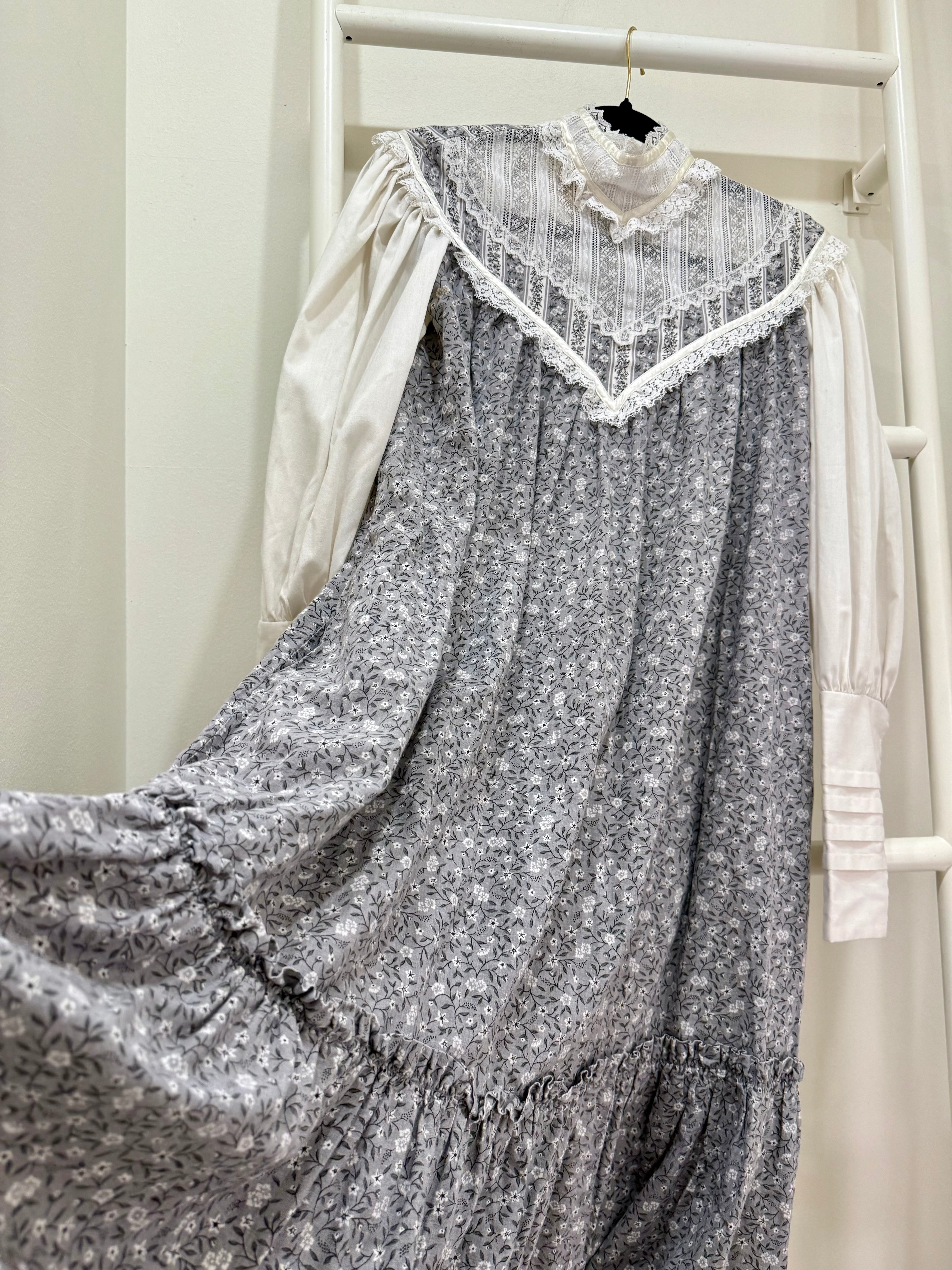 1970s Gunne Sax Gray Calico Midi Tent Dress