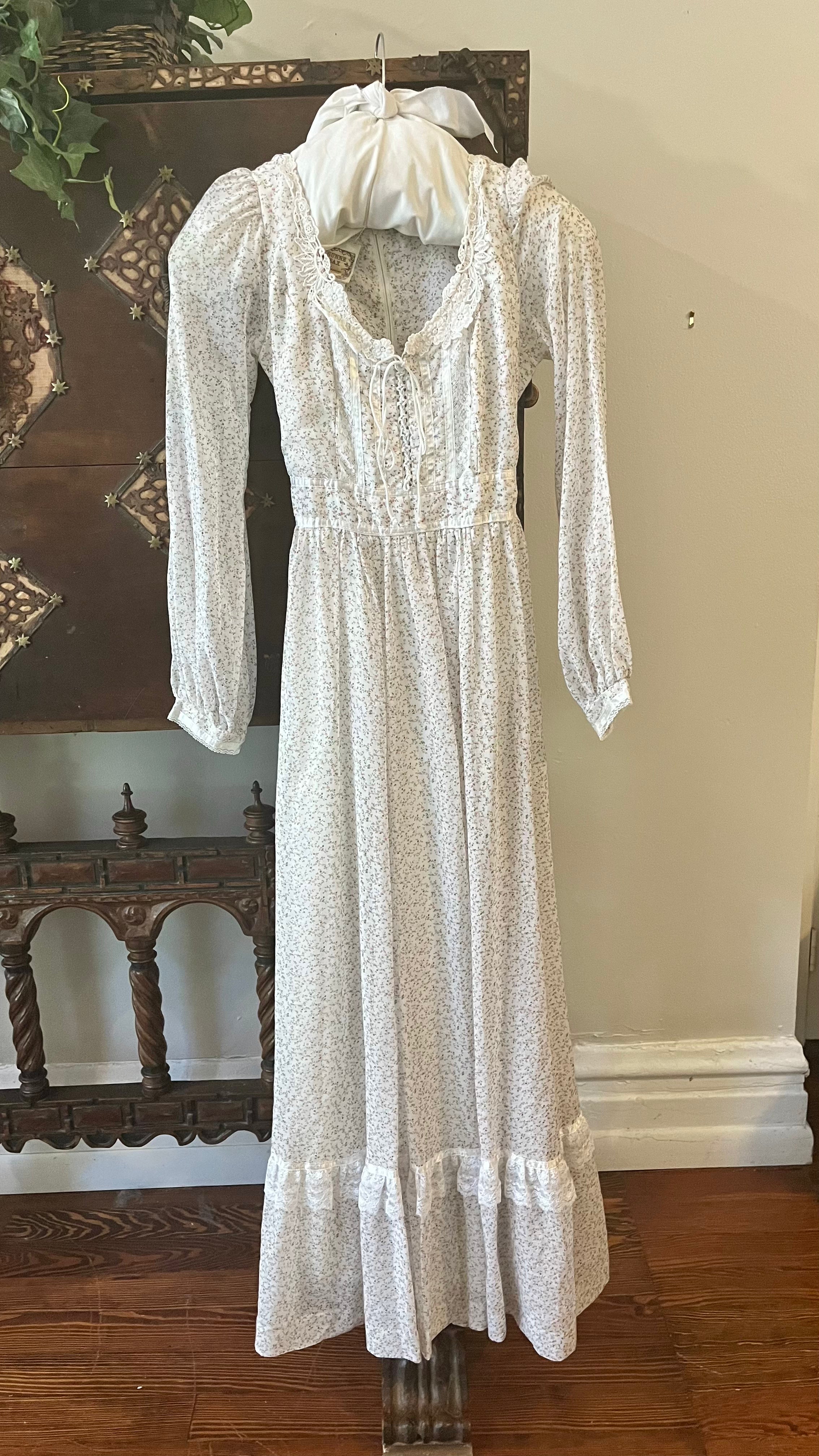 1970s Gunne Sax Soft Floral Calico Prairie Maxi Dress